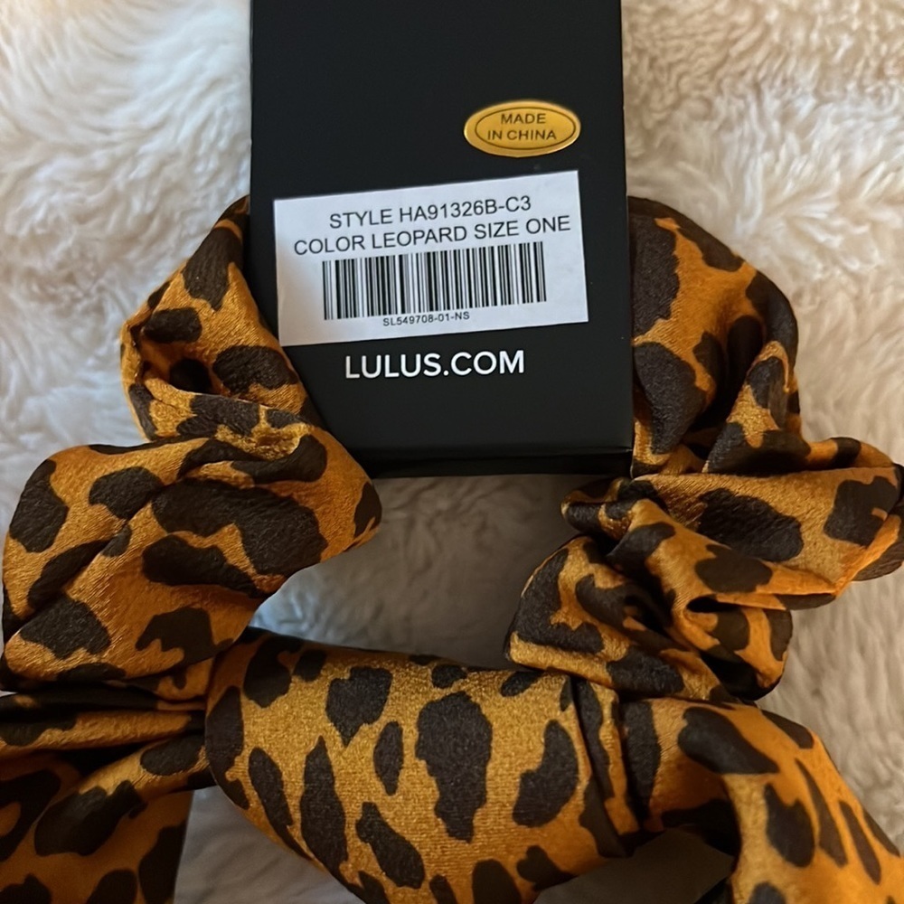 LULUS leopard hair scrunchie - Picture 2 of 4